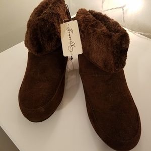NWT Forever 21 suede ankle booties with pile cuffs
